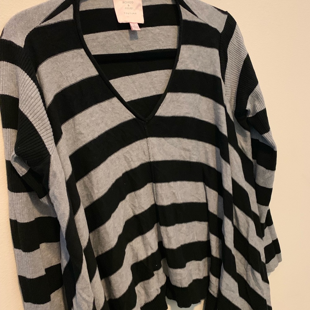 Lose high low sweater